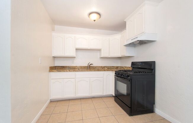 1 bed, 1 bath, 650 sqft, $1,688, Unit National Ave 1722