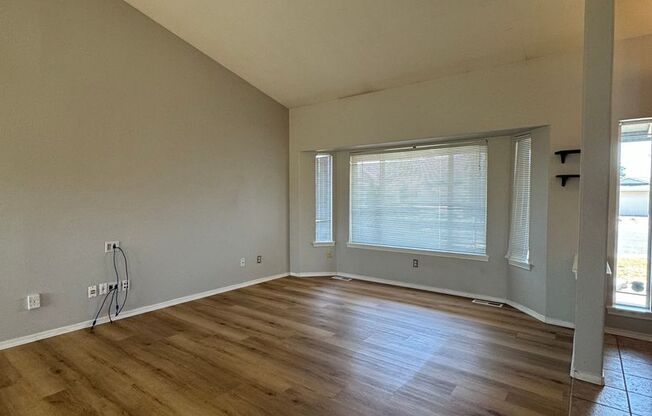 Spacious & Modern 3-Bedroom Home for Lease in a Private Cul-de-Sac