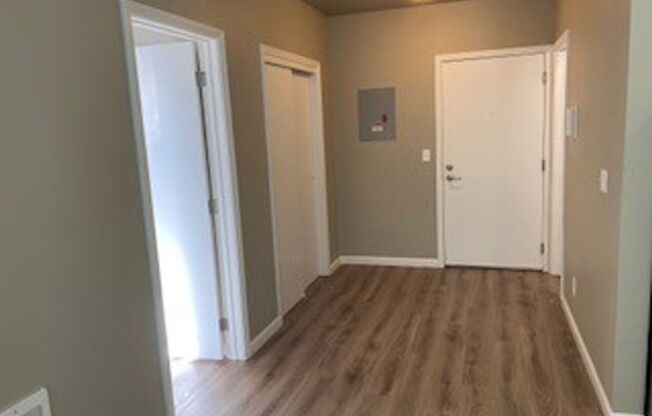 1 bed, 1 bath, 453 sqft, $1,395, Unit 403