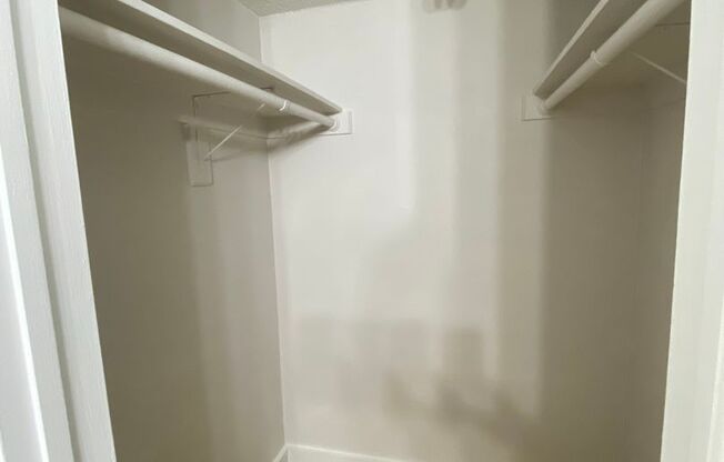 2 beds, 2 baths, 960 sqft, $1,500, Unit LAW13-202