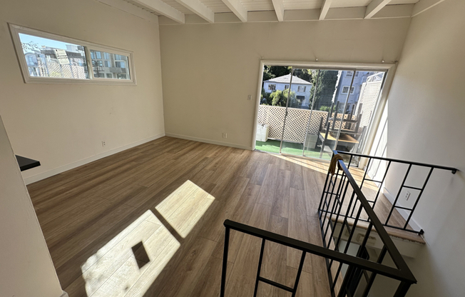 1544 S BEVERLY GLN BLVD