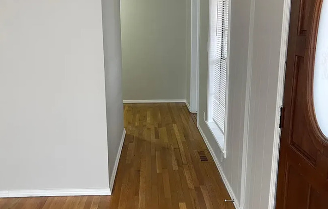 Gorgeous 3 bedroom in the heart of Broken Arrow