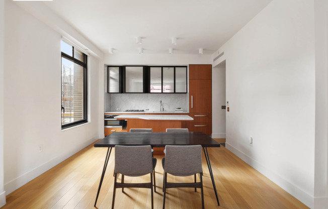 110 CHARLTON ST
