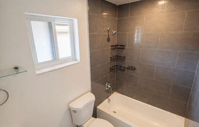 1 bed, 1 bath, 750 sqft, $1,699, Unit C28