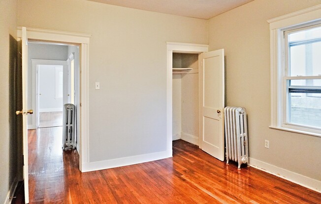 3 beds, 1 bath, 1,450 sqft, $2,950, Unit 2