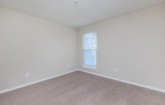 2 beds, 1 bath, 932 sqft, $1,165