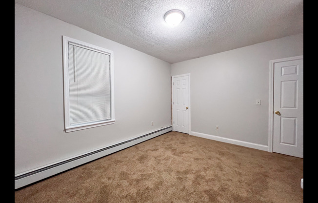 3 beds, 1 bath, $1,750, Unit 1st Fl