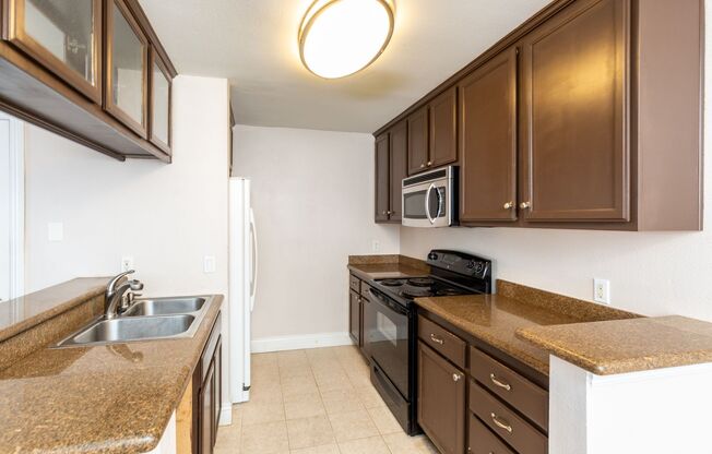 2 beds, 1 bath, $2,000