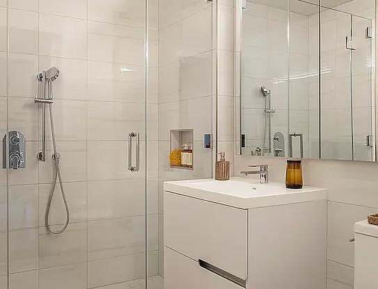 2 beds, 2 baths, $8,870, Unit 67F