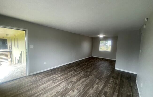 2 beds, 1 bath, 820 sqft, $1,025, Unit T342