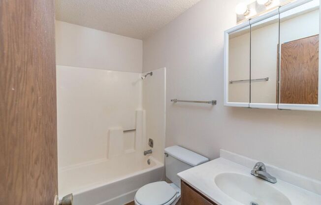 1 bed, 1 bath, 600 sqft, $800, Unit 670-05