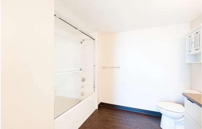 1 bed, 1 bath, 640 sqft, $3,400, Unit Unit 408