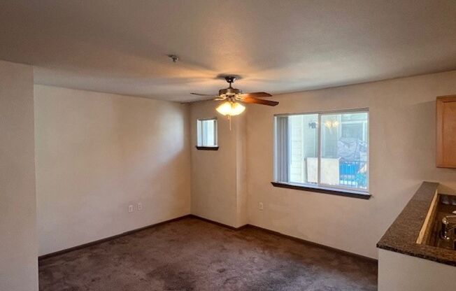 2 beds, 2 baths, $1,550, Unit 206