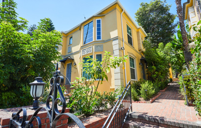Classic Hollywood Charm Meets Modern Living
