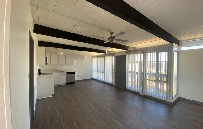 1 bed, 1 bath, 735 sqft, $2,590, Unit 17