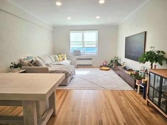 64 11 99 ST