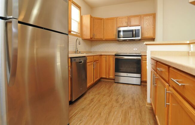 1 bed, 1 bath, 840 sqft, $1,425, Unit 103