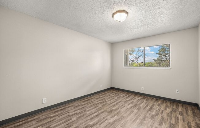 2 beds, 1 bath, 900 sqft, $1,025, Unit 122