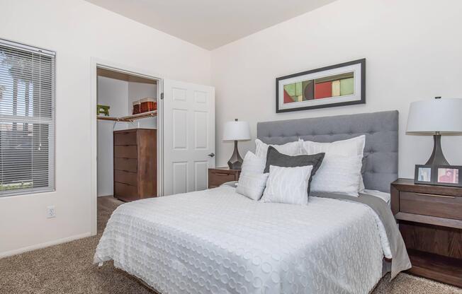 2 beds, 2 baths, 937 sqft, $1,750
