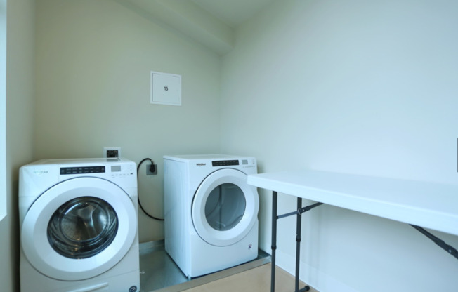 Studio, 1 bath, 175 sqft, $1,450, Unit 301