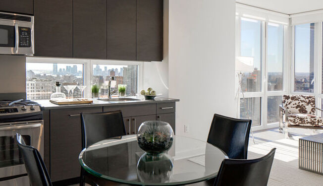 1 bed, 1 bath, 705 sqft, $6,305, Unit 22D