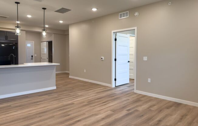 1 bed, 1 bath, 975 sqft, $2,224, Unit 4390-1