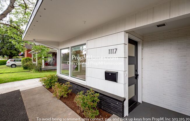 Chic, Modern One-Bedroom Duplex in Vibrant Rose City Park Neighborhood!