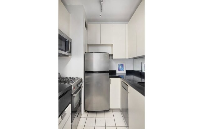 Studio, 1 bath, $3,650, Unit 8D