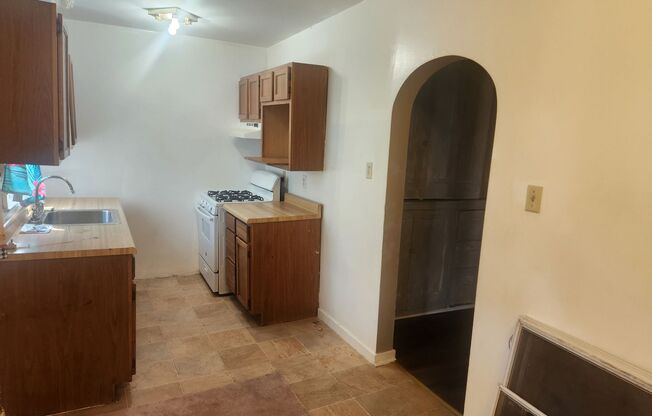 2 beds, 1 bath, 1,061 sqft, $950, Unit 504