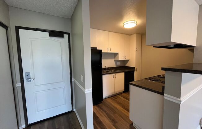 1 bed, 2 baths, 900 sqft, $2,200, Unit 007