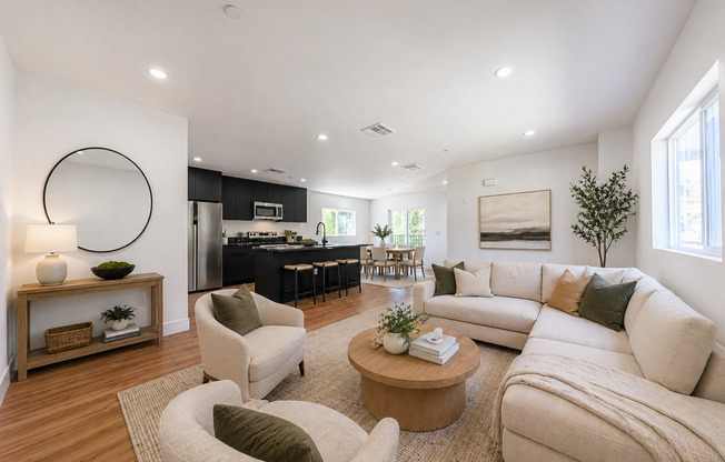 Luxury 3 & 4 Bed Townhomes | Walk to NoHo Arts District + Toluca Lake