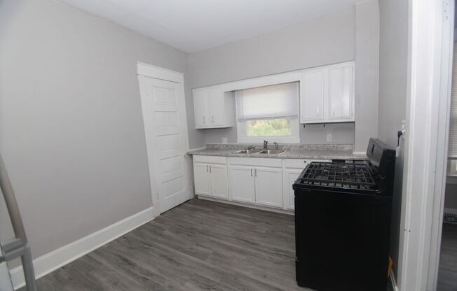 1 bed, 1 bath, $750, Unit 3909 1/2 Unit 2 (3909 1/2 Upper East)