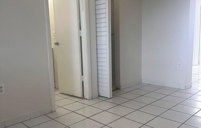 1 bed, 1 bath, 315 sqft, $1,500, Unit 122