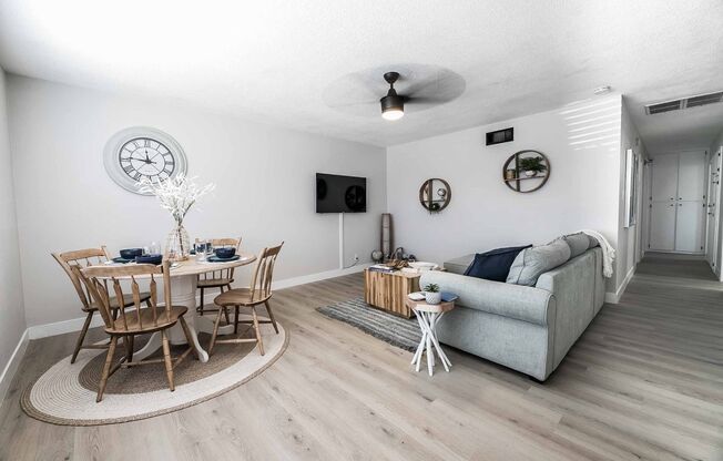 AMERICANA Property Mgmt - Fully furnished 1 story 4b house w pool in South Downtown.