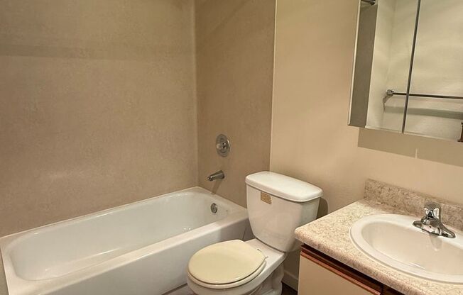 1 bed, 1 bath, 650 sqft, $1,500, Unit A102