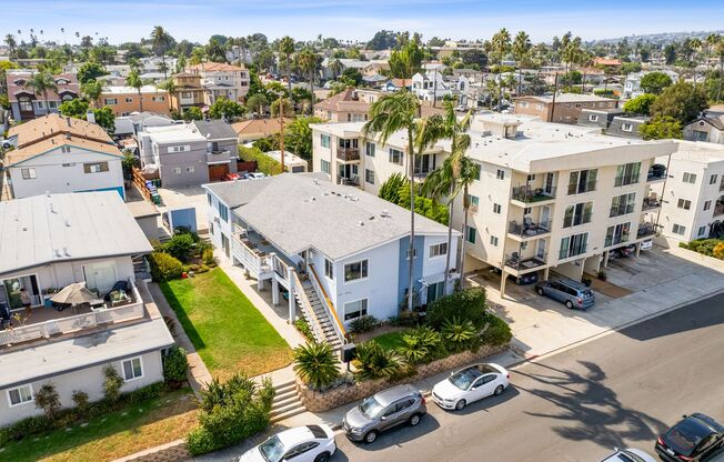 4076-4080 1/2 Crown Point Drive