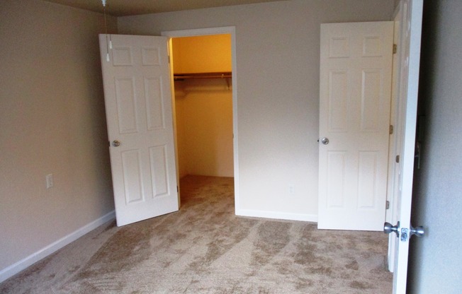 2 beds, 1 bath, 860 sqft, $2,195, Unit A206