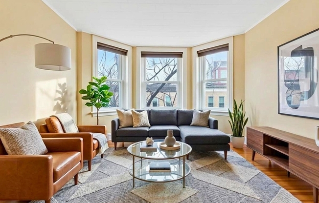 8 Euston St.
