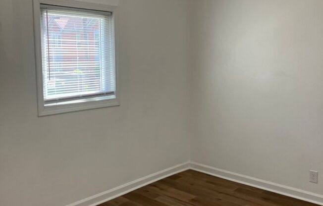 Newly renovated End Unit Apartment in Nashville