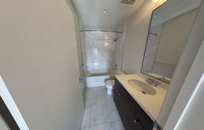 2 beds, 2 baths, 1,015 sqft, $2,991.25, Unit PH01