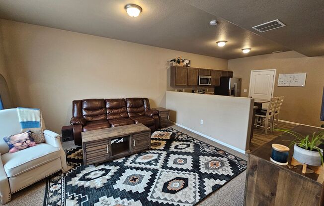 3 bed-3 bath Townhome with AC!!!