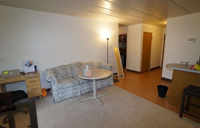 1 bed, 1 bath, $1,090, Unit 3G