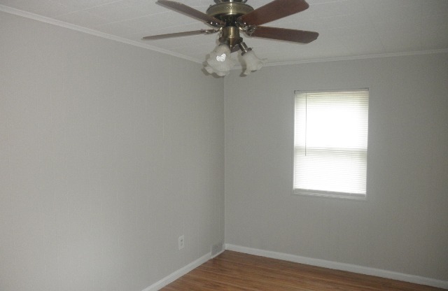 3 beds, 1 bath, $1,400