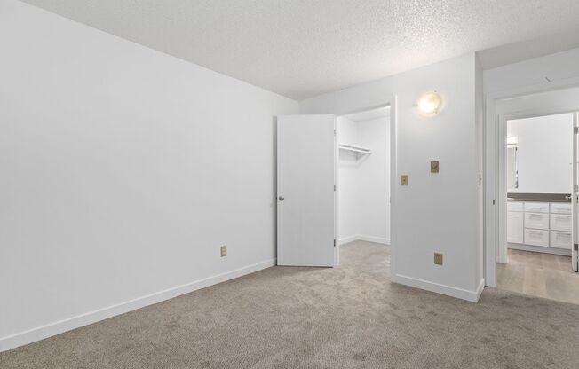 2 beds, 1 bath, 860 sqft, $1,750, Unit 29