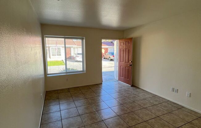 2 beds, 1 bath, 850 sqft, $1,550