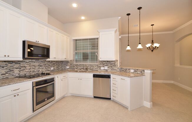 Beautiful Townhome in Richardson ISD!