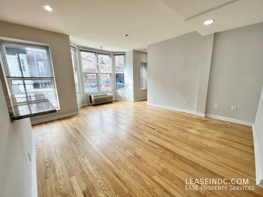 2300 18th Street NW Unit 207