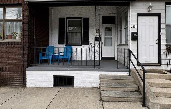 Charming 3BR with Front Porch & River Views near Kelly Drive