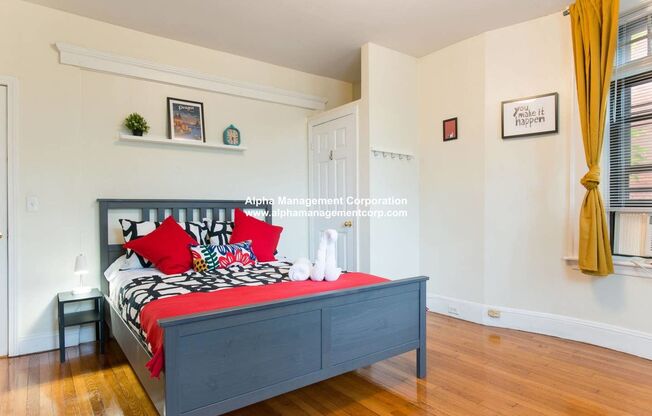Furnished Dorm-Style Housing In Coolidge Corner.  ALL UTILS INCLUDED.  Bi-Weekly Pro Cleaning
