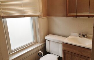 2 beds, 1 bath, $1,195, Unit 2